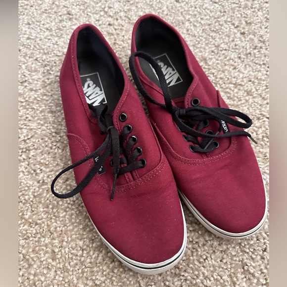 Vans Shoes - Vans low pro